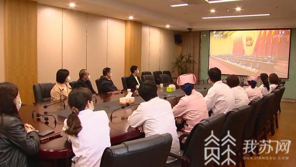 纯旭配资 为贫困地区送去医者仁心 常州市妇幼保健院王辉辉获评“全国脱贫攻坚先进个人”