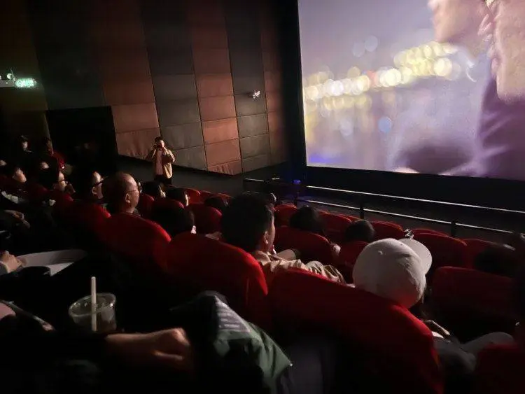 聚财略 重庆电影打卡点又上新！跟着《象山发光事件》看别样山城风光